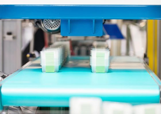 Comment les plateaux en plastique sont fabriqués?